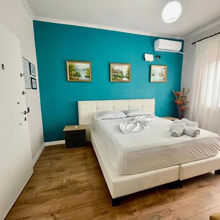 Central Room Private Entry And Bathroom Tirana Esterno foto